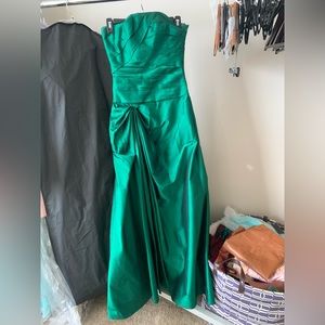 Monique Lhuillier Bridesmaids Strapless Green Dress